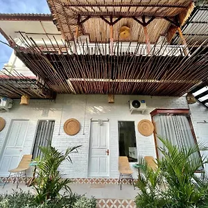 Maison d'hôtes Nikiniko House By Lolavillas - 100mts To The, Canggu